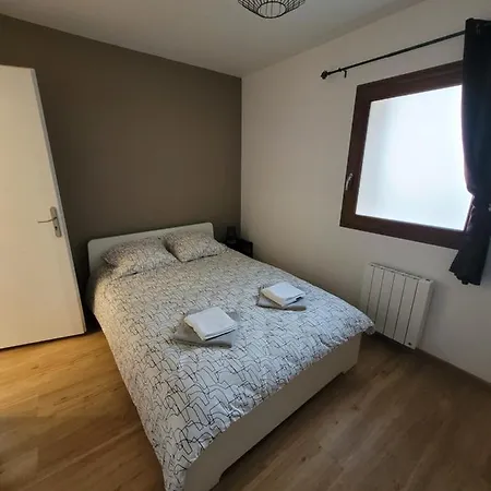 Holiday home Les Maisons Bareyre - Grandes Maisons Avec Terrasse Saint-Sandoux