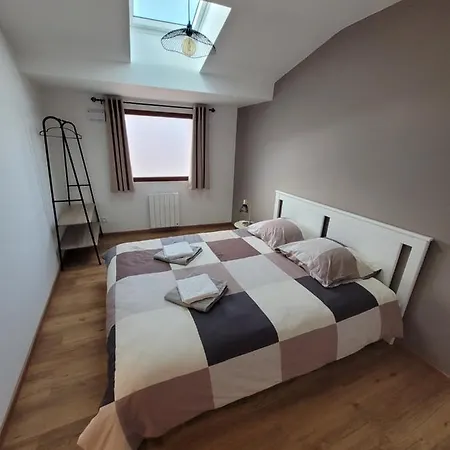 Les Maisons Bareyre - Grandes Maisons Avec Terrasse Holiday home Saint-Sandoux