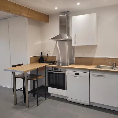 Les Maisons Bareyre - Grandes Maisons Avec Terrasse Holiday home Saint-Sandoux