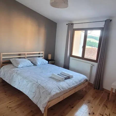 Les Maisons Bareyre - Grandes Maisons Avec Terrasse Holiday home Saint-Sandoux