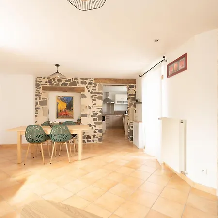 Les Maisons Bareyre - Grandes Maisons Avec Terrasse Holiday home Saint-Sandoux