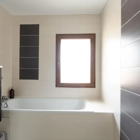 Les Maisons Bareyre - Grandes Maisons Avec Terrasse *